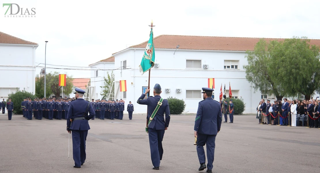 Toma posesión el nuevo coronel jefe de la Base Aérea de Talavera la Real y Ala 23