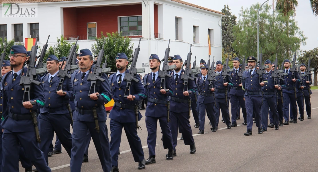 Toma posesión el nuevo coronel jefe de la Base Aérea de Talavera la Real y Ala 23