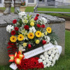 Homenajean a los caídos por España en el cementerio de San Juan de Badajoz