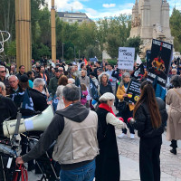 Varios extremeños acuden a Madrid a manifestarse: "Basta de guerras impuestas"