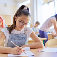 Educación desarrolla el proyecto 'Yo en el cole, tú en casa'