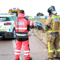 Un accidente a la salida de Badajoz moviliza a Policía y Bomberos