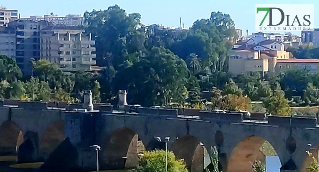 Policía Nacional salva la vida de una joven de 32 años en el Puente Viejo en Badajoz