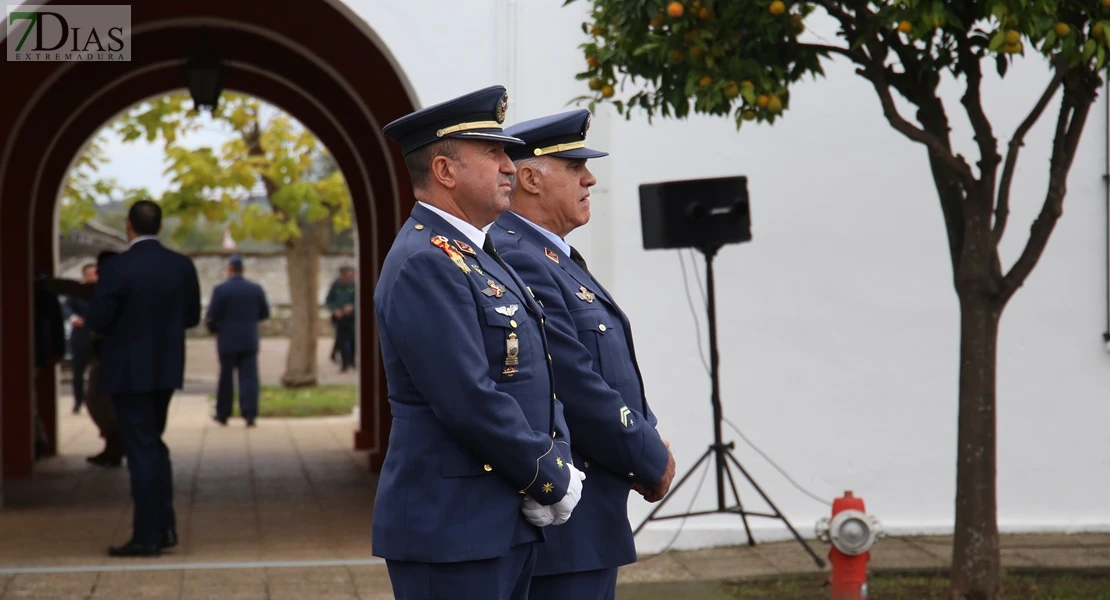 Toma posesión el nuevo coronel jefe de la Base Aérea de Talavera la Real y Ala 23