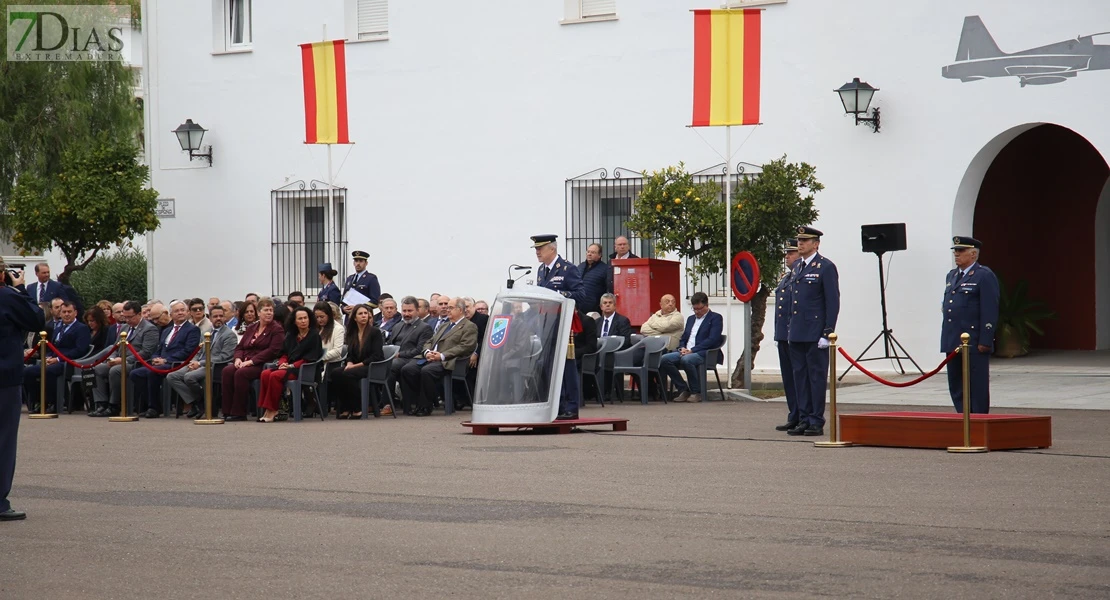 Toma posesión el nuevo coronel jefe de la Base Aérea de Talavera la Real y Ala 23