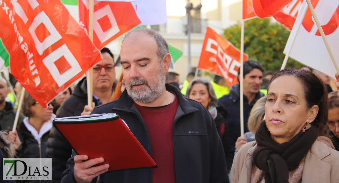 Manifestación en el Ayto. de Badajoz para renovar la RPT: 24 años sin actualizarse