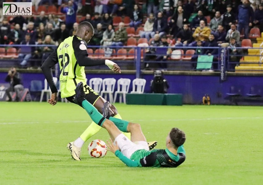 Imágenes de la Copa del Rey: el Gévora lucha y el Betis arrasa