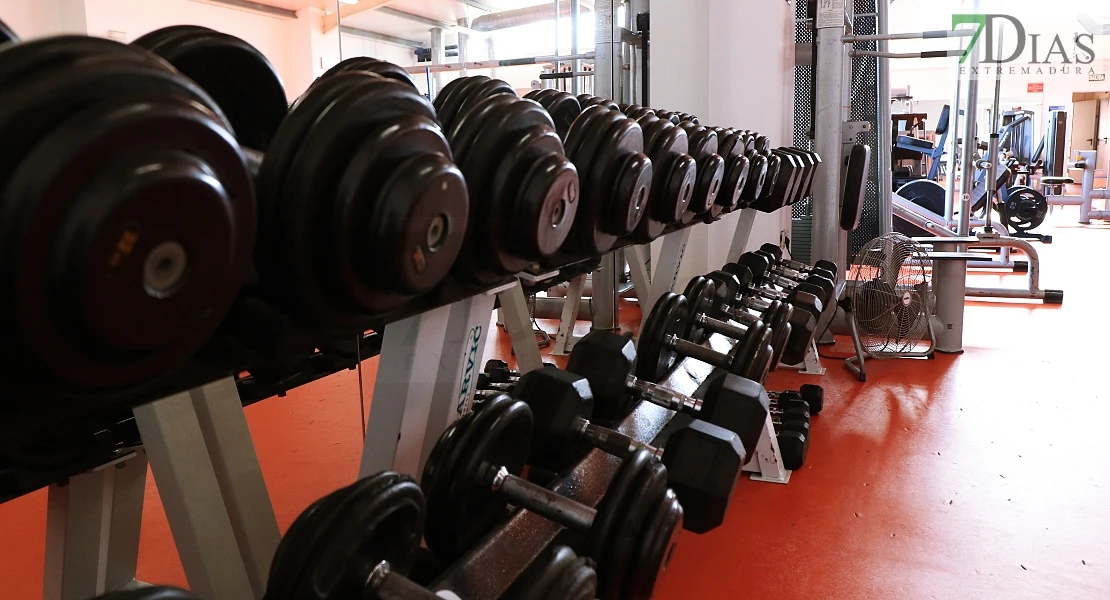 San Vicente de Alcántara amplía su centro deportivo con una piscina terapéutica, otra climatizada y un gimnasio