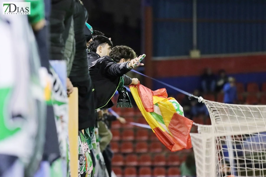 Imágenes de la Copa del Rey: el Gévora lucha y el Betis arrasa