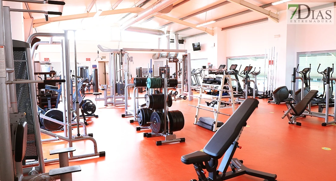 San Vicente de Alcántara amplía su centro deportivo con una piscina terapéutica, otra climatizada y un gimnasio