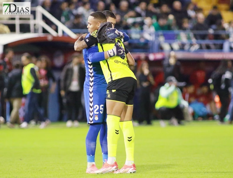 Imágenes de la Copa del Rey: el Gévora lucha y el Betis arrasa