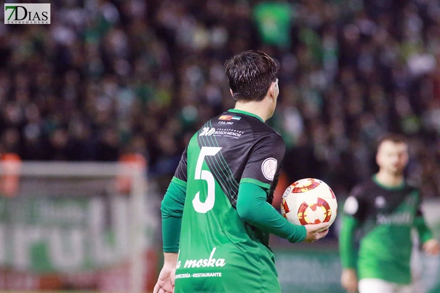 Imágenes de la Copa del Rey: el Gévora lucha y el Betis arrasa