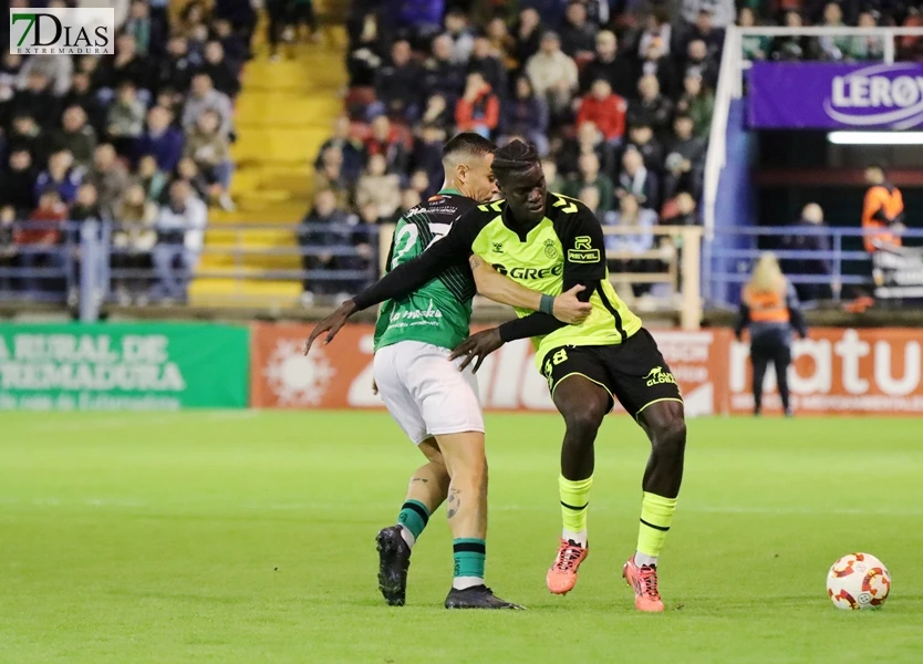 Imágenes de la Copa del Rey: el Gévora lucha y el Betis arrasa