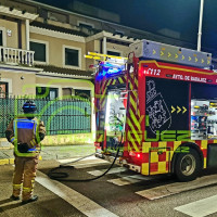 Los bomberos acuden a un incendio de vivienda en Badajoz