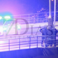 La Policía evita que un hombre se lance desde un puente en Badajoz