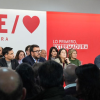 Gallardo quiere continuar liderando el PSOE de Extremadura: así serán los procesos congresuales