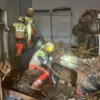 Bomberos del CPEI trabajan sin descanso en la DANA: buscan a personas en garajes