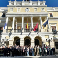 Cinco minutos de silencio en Badajoz en homenaje a las víctimas de la DANA