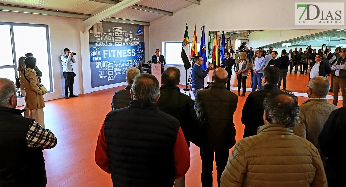 San Vicente de Alcántara amplía su centro deportivo con una piscina terapéutica, otra climatizada y un gimnasio