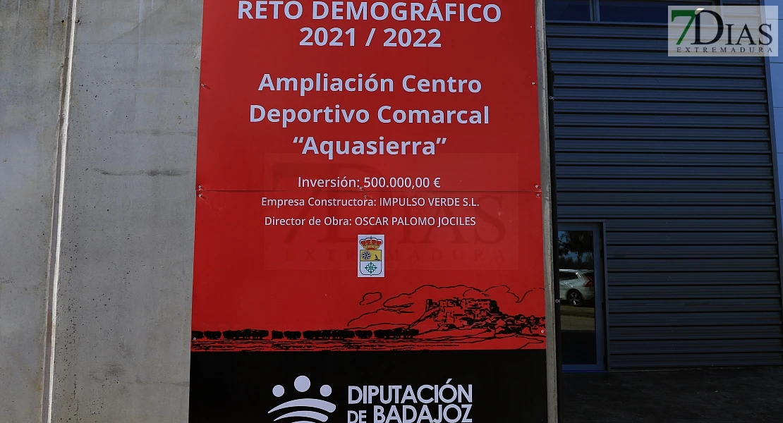 San Vicente de Alcántara amplía su centro deportivo con una piscina terapéutica, otra climatizada y un gimnasio