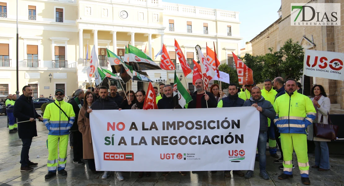 Manifestación en el Ayto. de Badajoz para renovar la RPT: 24 años sin actualizarse