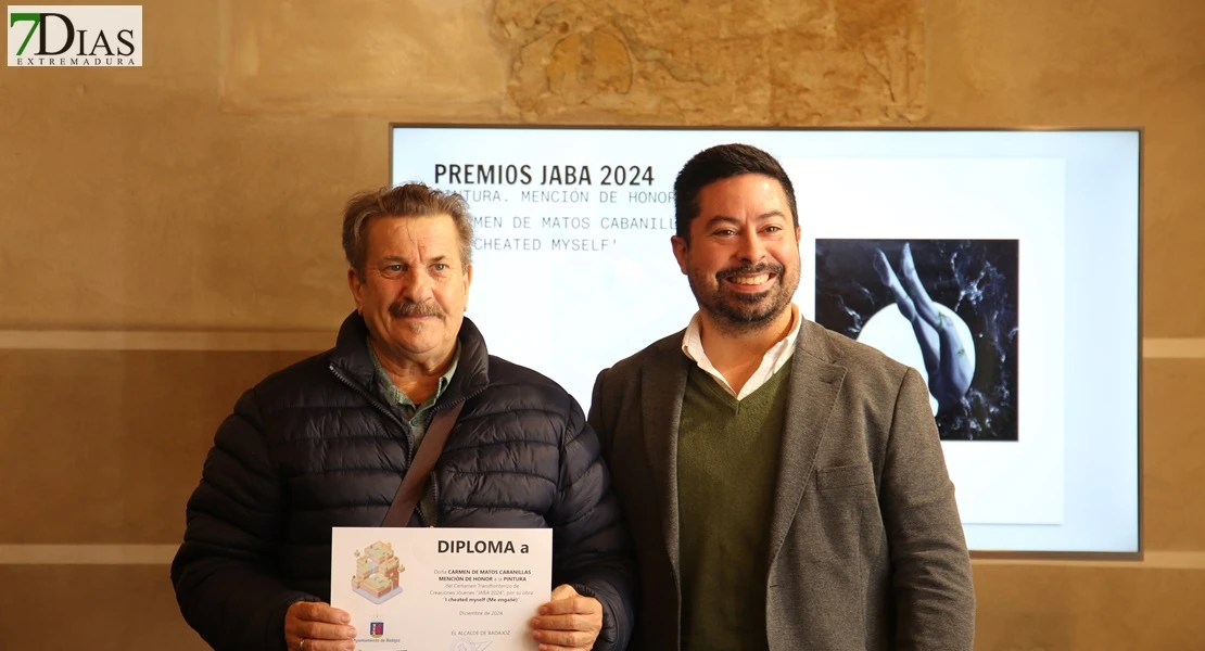 Los ganadores reciben los Premios JABA 2024