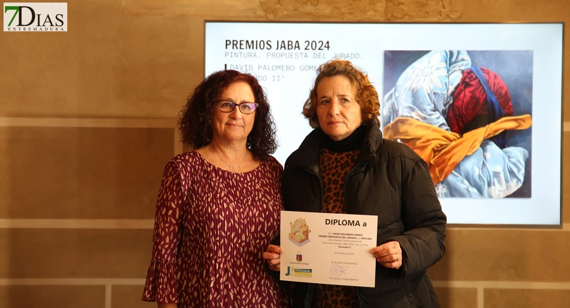 Los ganadores reciben los Premios JABA 2024