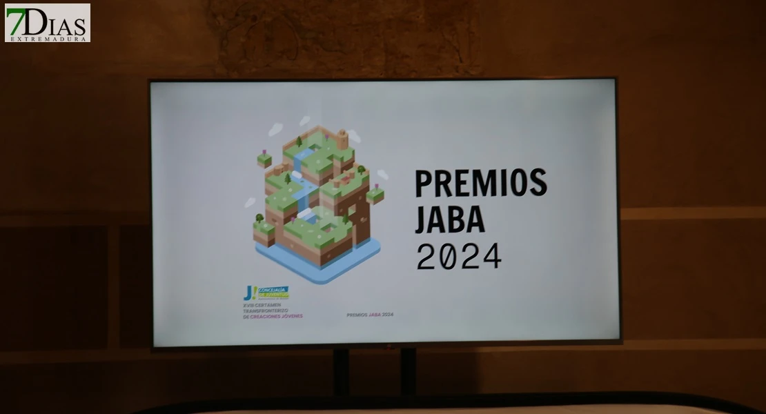 Los ganadores reciben los Premios JABA 2024