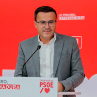 "El PSOE de Extremadura no está acusado de corrupción, no vamos a tolerar a un hooligan"