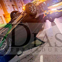 Aparatoso accidente de madrugada en Badajoz