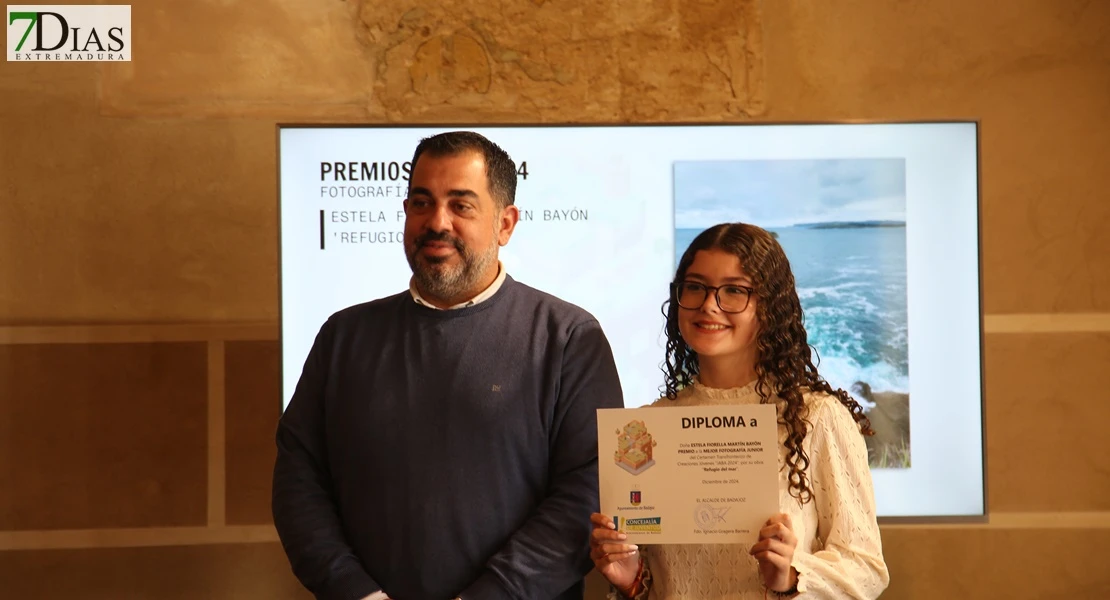 Los ganadores reciben los Premios JABA 2024