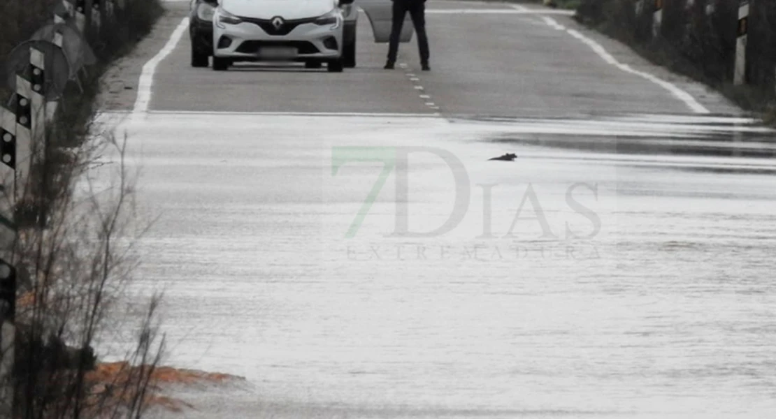 Las fuertes lluvias provocan un corte de la carretera BA-074