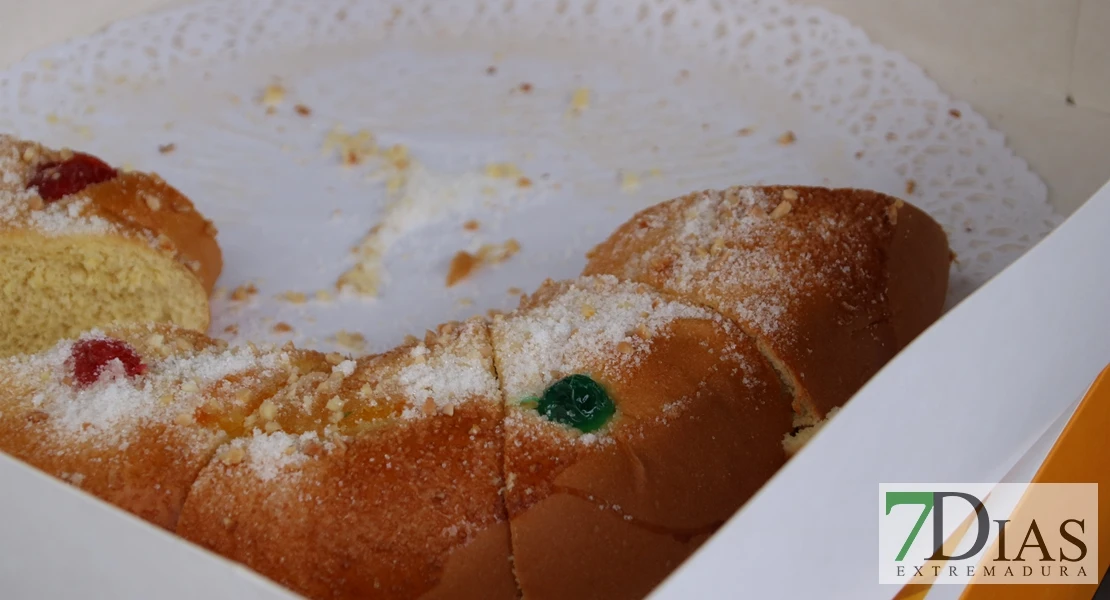 El tiempo da tregua y los ciudadanos disfrutan del tradicional roscón de Reyes en Badajoz