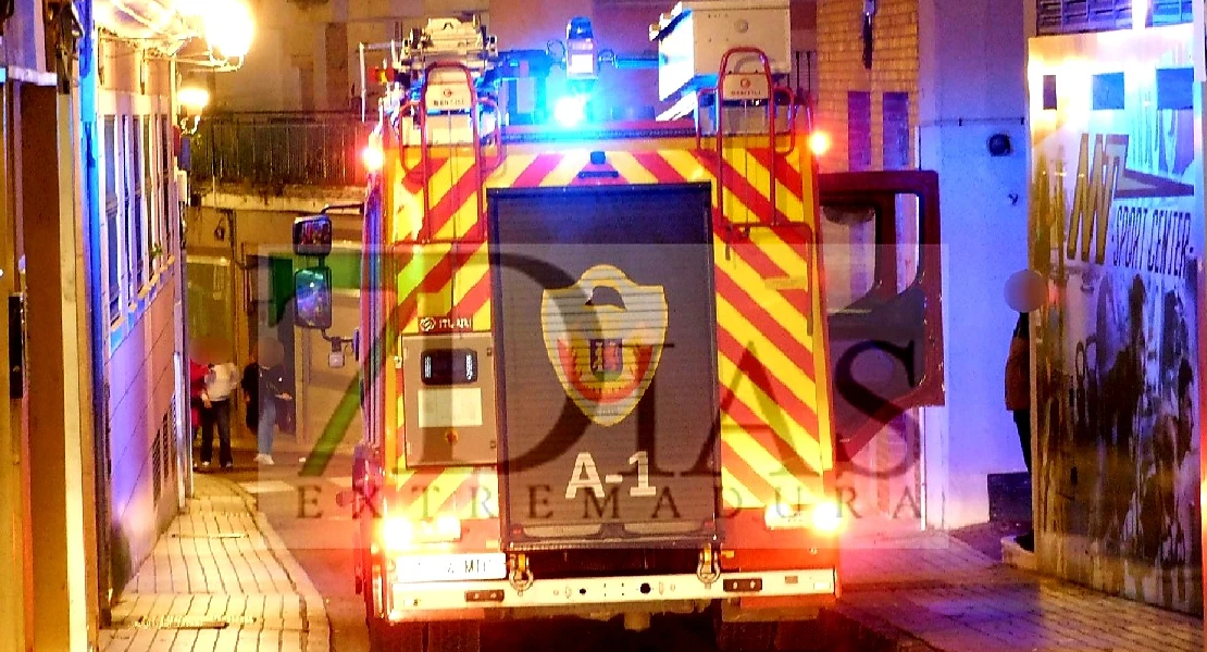 Un fuerte olor a gas alerta a los vecinos de la calle Trinidad en Badajoz