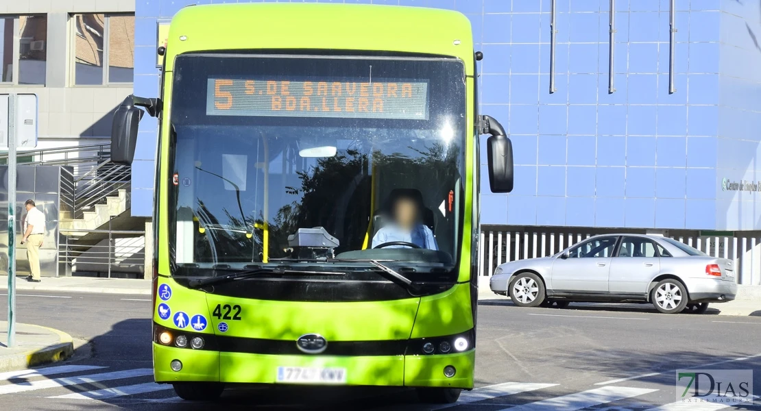 Desde el próximo sábado costará la mitad viajar en el bus urbano en Badajoz