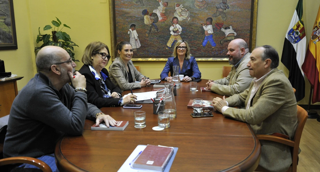 Se suspende la sesión plenaria en Extremadura ante la retirada de los Presupuestos