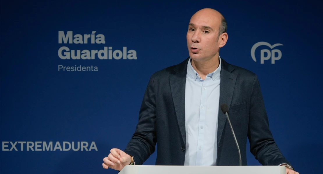 El PP arranca una recogida de firmas en Extremadura: "No queremos chantajes"