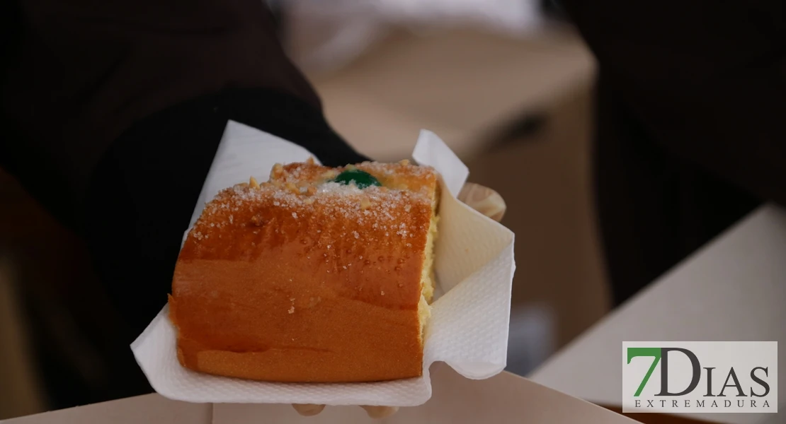 El tiempo da tregua y los ciudadanos disfrutan del tradicional roscón de Reyes en Badajoz