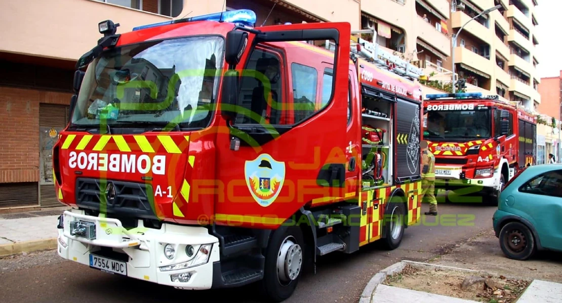 Vecinos de Valdepasillas (BA) se alertan ante el gran despliegue de los servicios de emergencia en la barriada