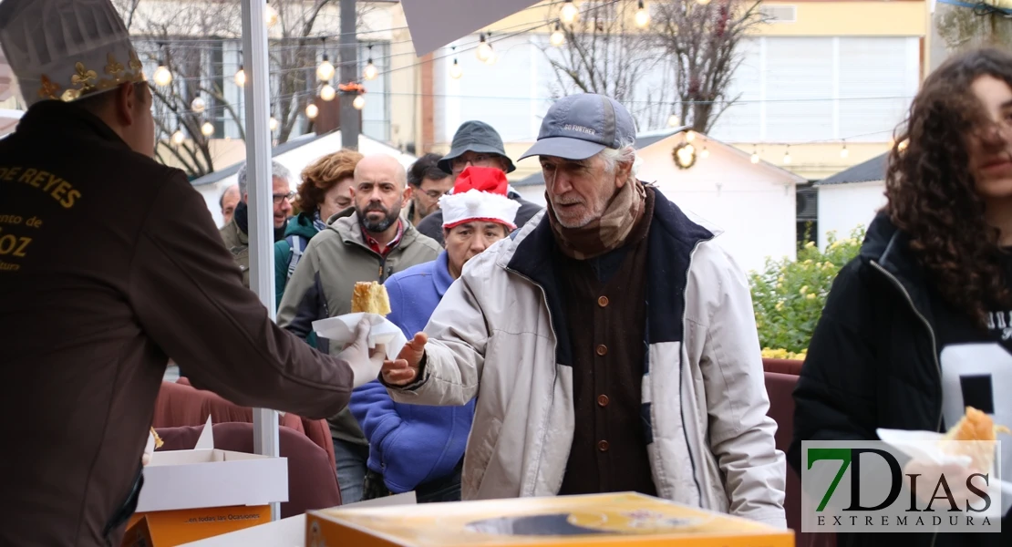 El tiempo da tregua y los ciudadanos disfrutan del tradicional roscón de Reyes en Badajoz