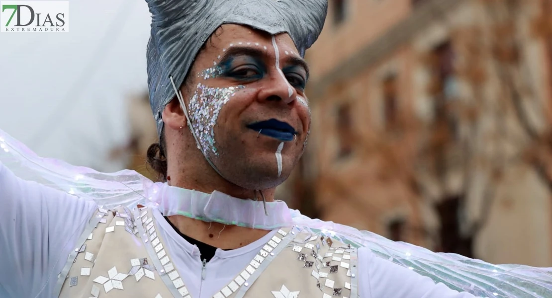 Los Reyes Magos reparten ilusión desafiando al mal tiempo en Badajoz