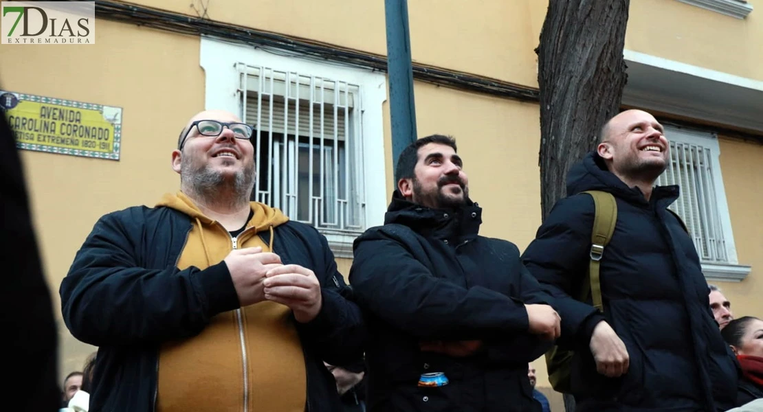 Los Reyes Magos reparten ilusión desafiando al mal tiempo en Badajoz