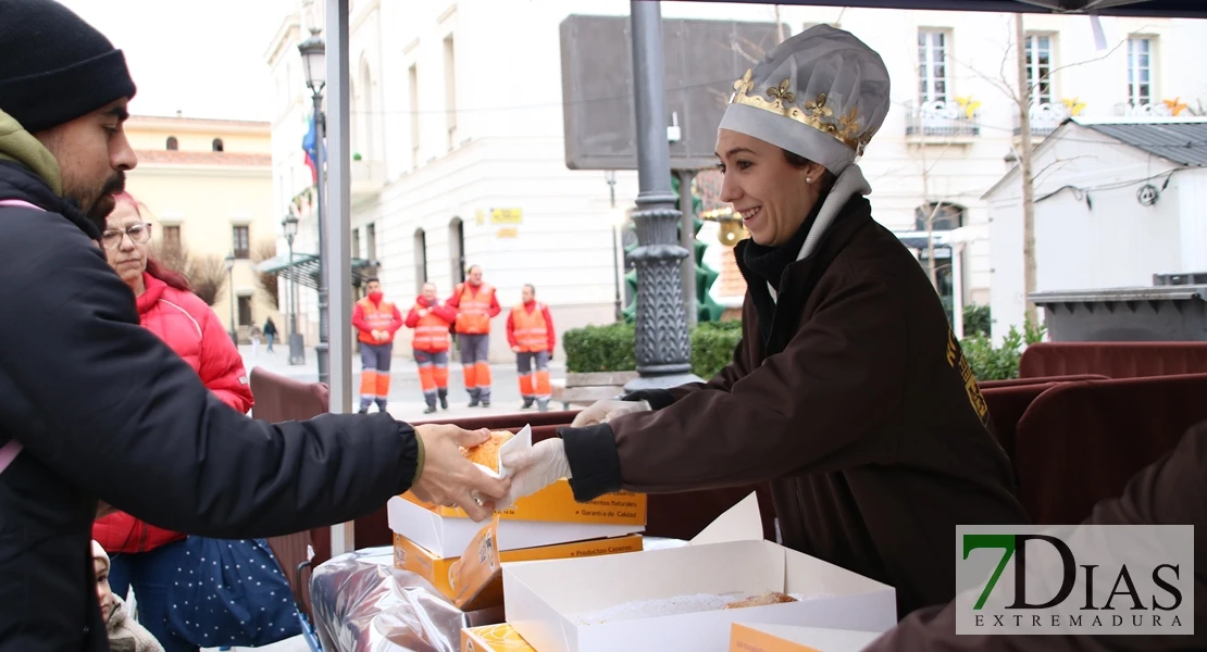 El tiempo da tregua y los ciudadanos disfrutan del tradicional roscón de Reyes en Badajoz