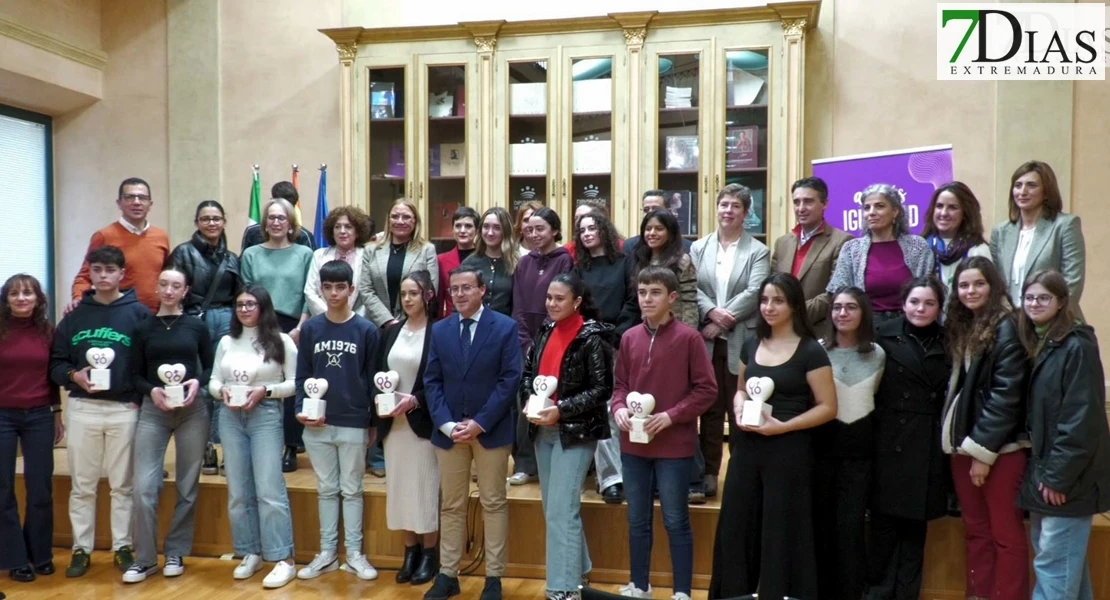 Ocho institutos extremeños premiados por su labor contra la violencia machista