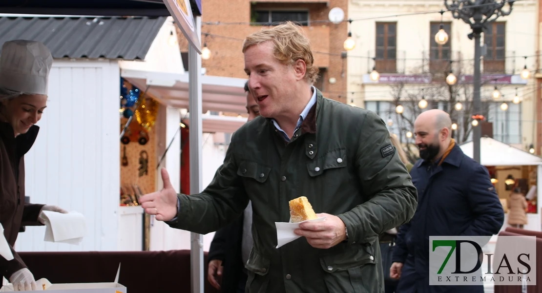 El tiempo da tregua y los ciudadanos disfrutan del tradicional roscón de Reyes en Badajoz