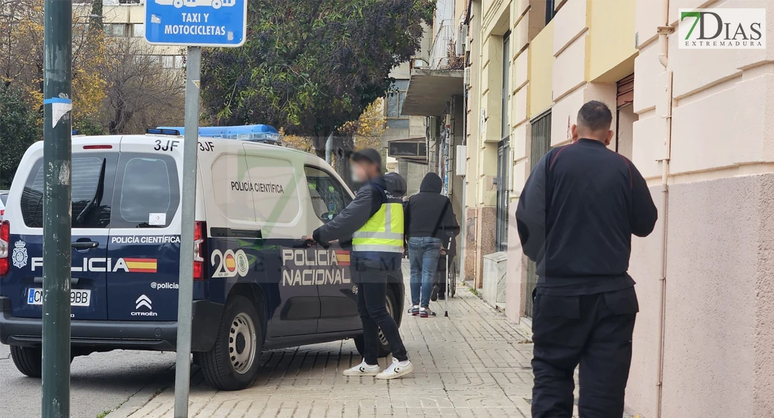 La sede del PSOE en Badajoz sufre un ataque vandálico