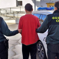 Atraca a punta de cuchillo cuatro establecimientos en Montijo