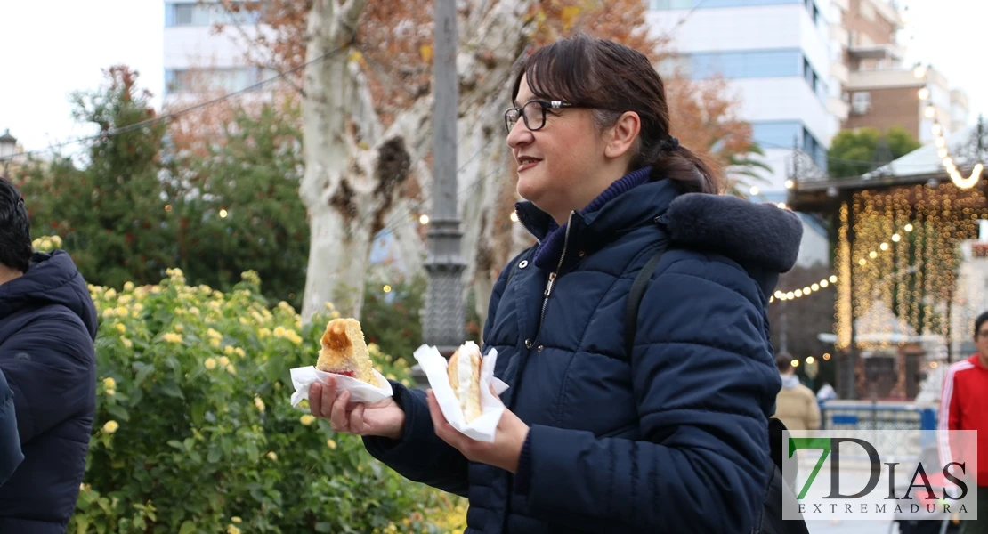 El tiempo da tregua y los ciudadanos disfrutan del tradicional roscón de Reyes en Badajoz