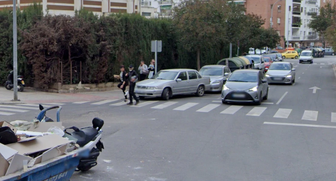 Un motorista resulta herido grave tras colisionar con un coche en Badajoz