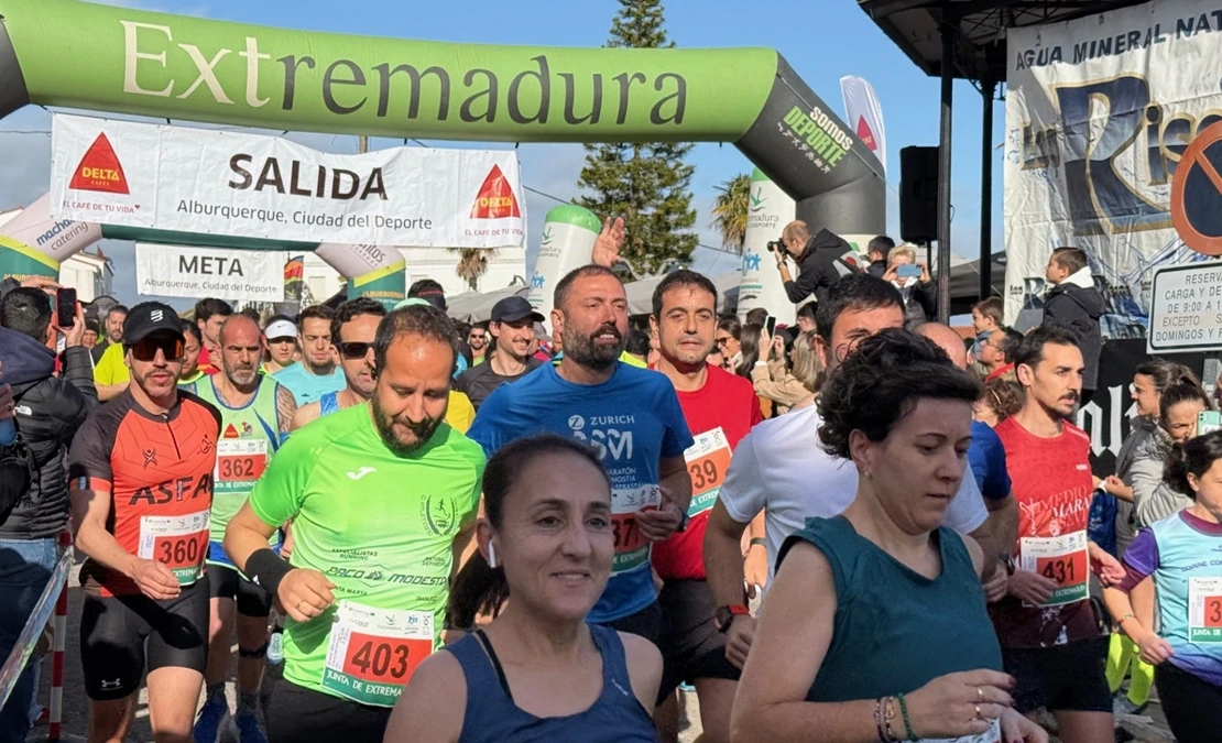 Rubén García y Úrsula Otilia Gardete conquistan la 18ª edición de la Media Maratón de Alburquerque